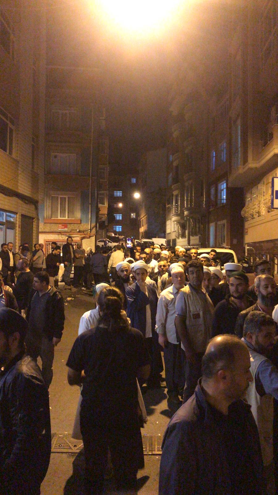 Ahmet Hakan?ın arkası sağlam olduğu için yalan söylese de ona karşı kimse dava kazanamıyor!
