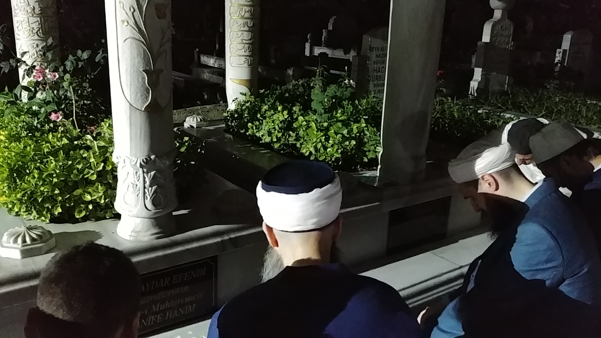 bayram gecesi kabir ziyaretleri