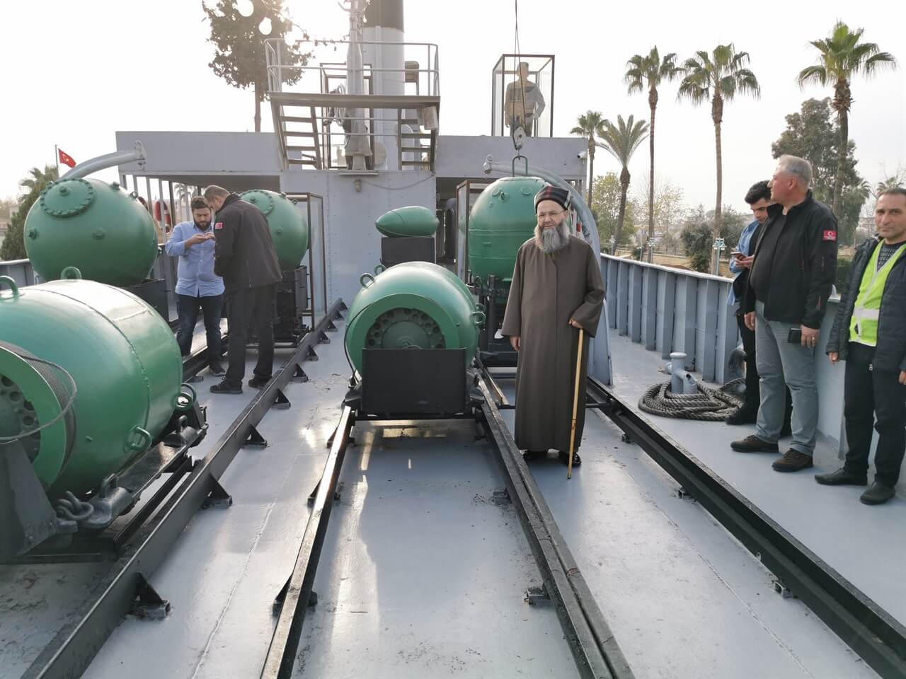 Çanakkale Harbinde döşediği mayınlarla harbin kazanılmasına vesîle olan Nusret Mayın Gemisini ziyâret