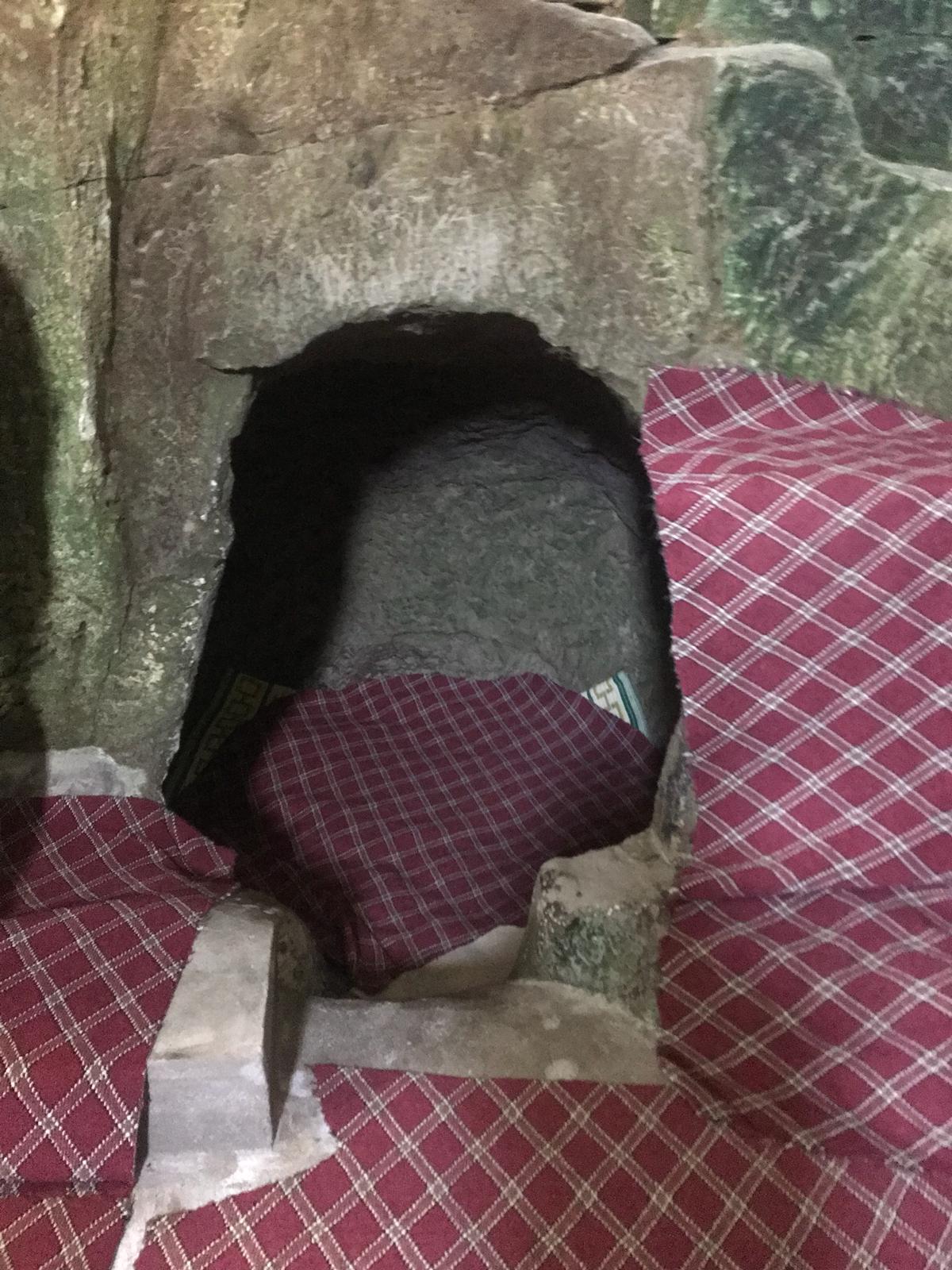 Cübbeli Ahmet Hocaefendi, Abdullah İbni Dırâra Radıyallâu ?Anh (Koton Baba)'nın Kabr-i Şerîfini Ziyâret Etti