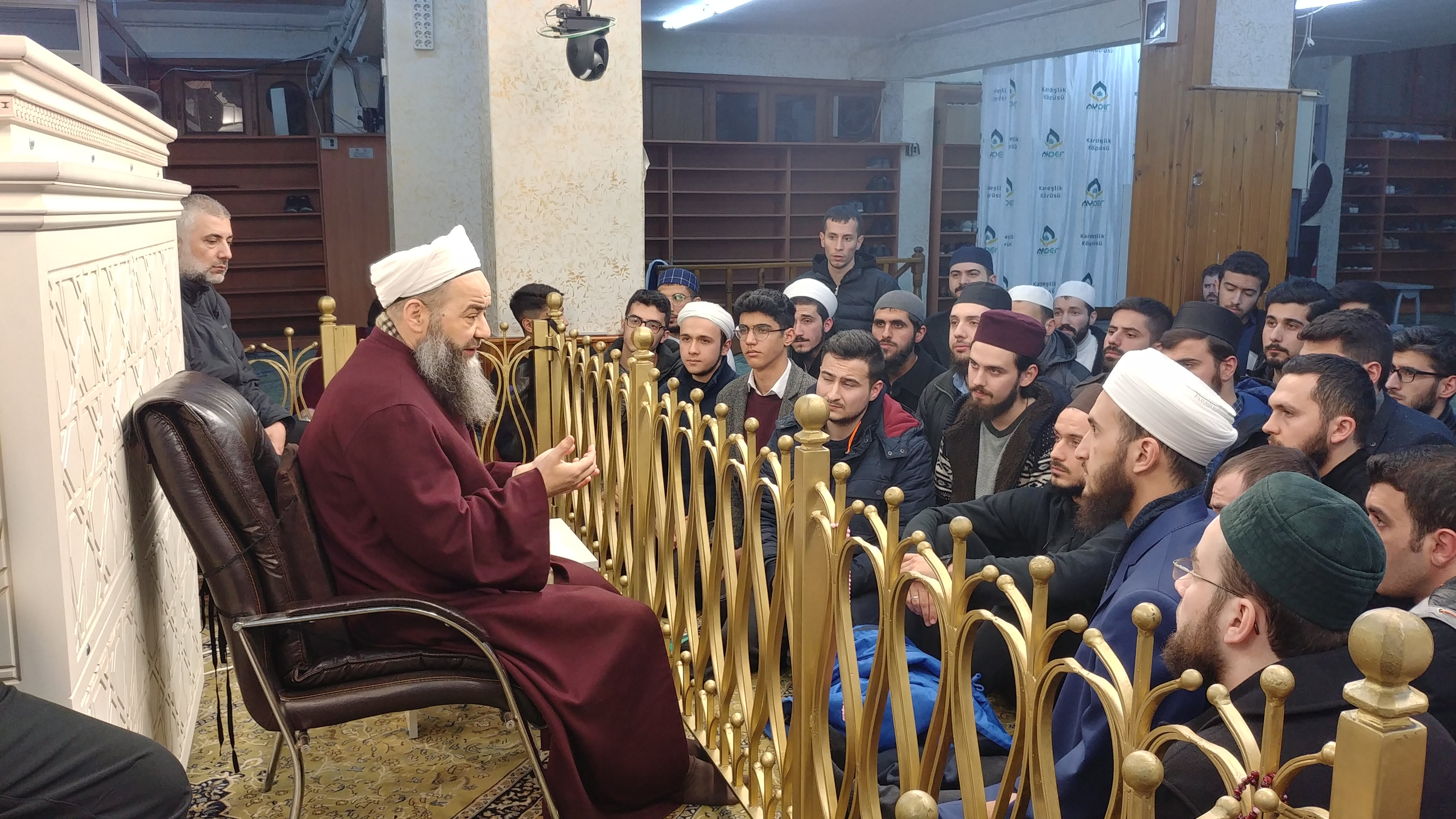 Cübbeli Ahmet Hocaefendi, HAYDER?de Yesevi Gençliği ile buluşarak gençlerin bazı sorularını cevapladı