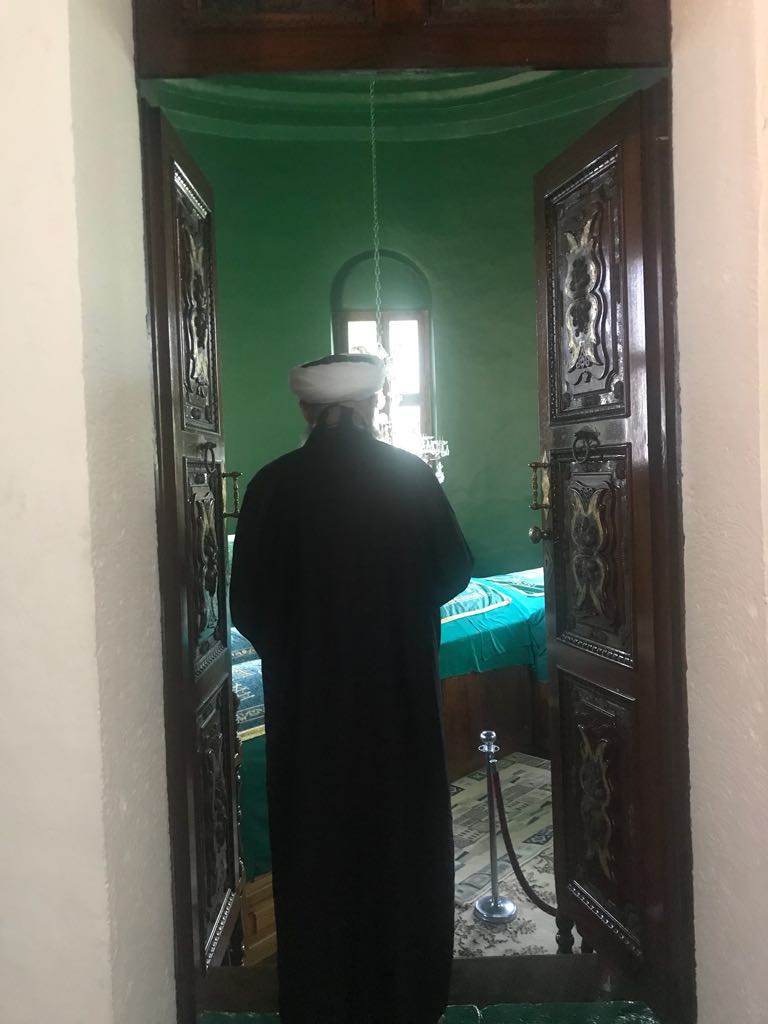 Cübbeli Ahmet Hocaefendi, Muhammed Küfrevî Hazretleri ve âilesi'nin kabr-i şerîfini ziyâret etti