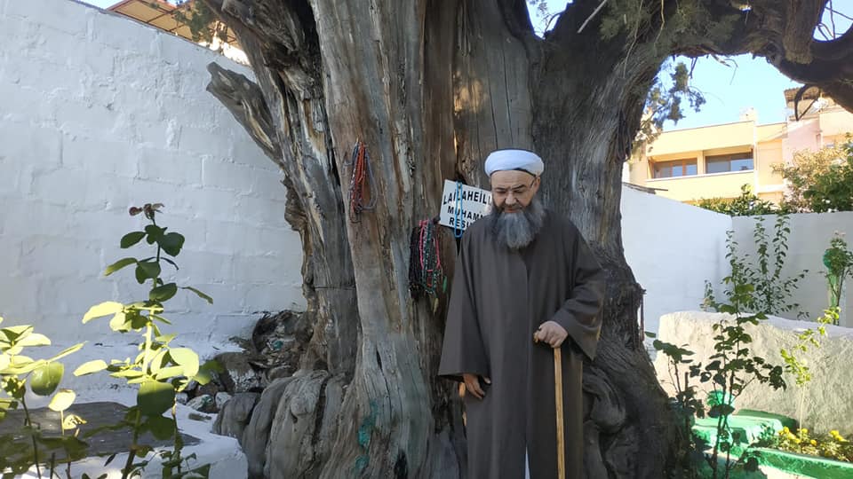 Cübbeli Ahmet Hocaefendi, Üçler Dede olarak zikredilen kabr-i şerîfleri ziyaret etti