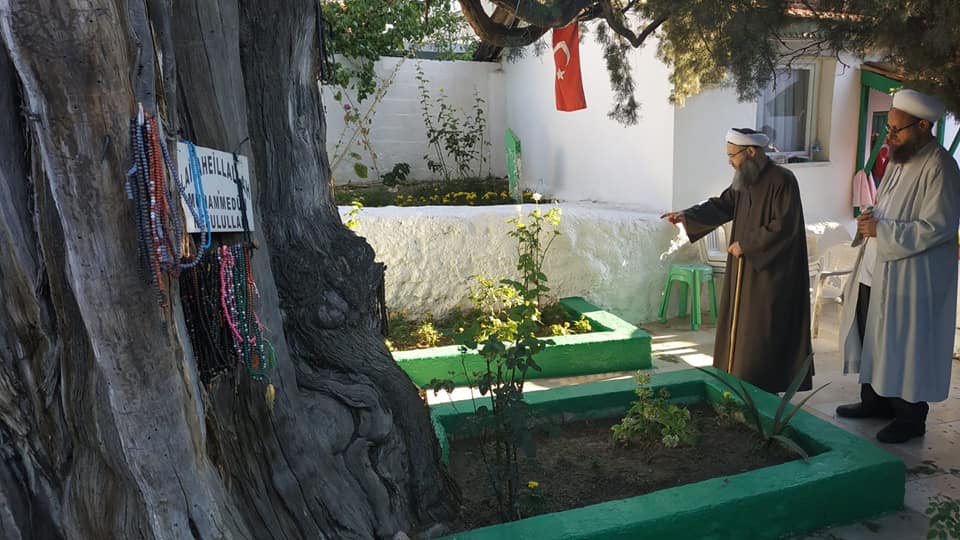 Cübbeli Ahmet Hocaefendi, Üçler Dede olarak zikredilen kabr-i şerîfleri ziyaret etti