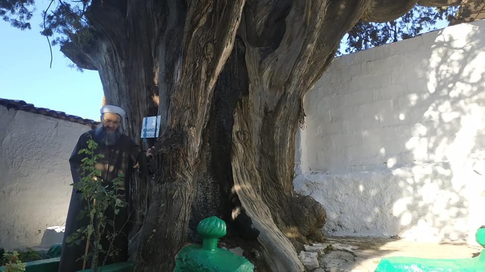 Cübbeli Ahmet Hocaefendi, Üçler Dede olarak zikredilen kabr-i şerîfleri ziyaret etti