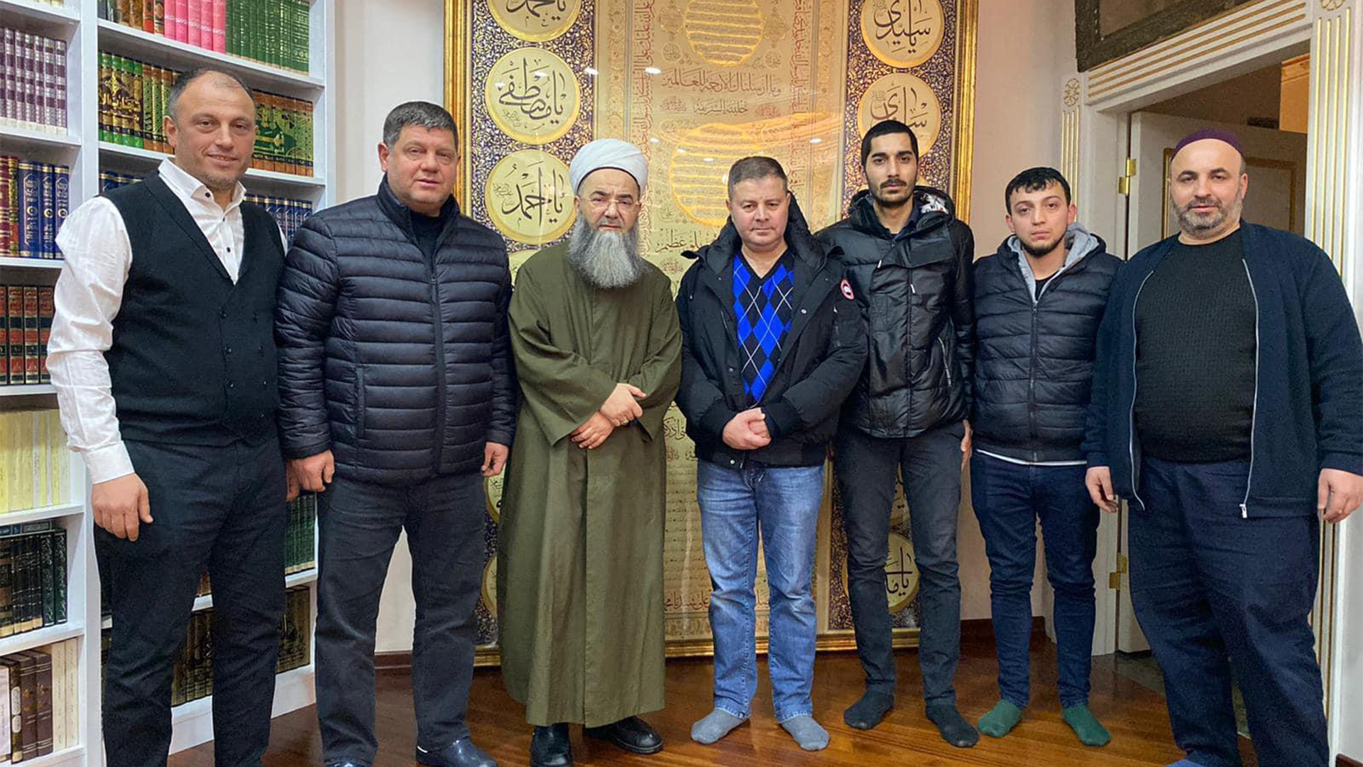 Genç Fenerbahçeliler Tribün Lideri Yücel Aslan, Cübbeli Ahmet Hoca?yı Hânesinde Ziyâret Etti