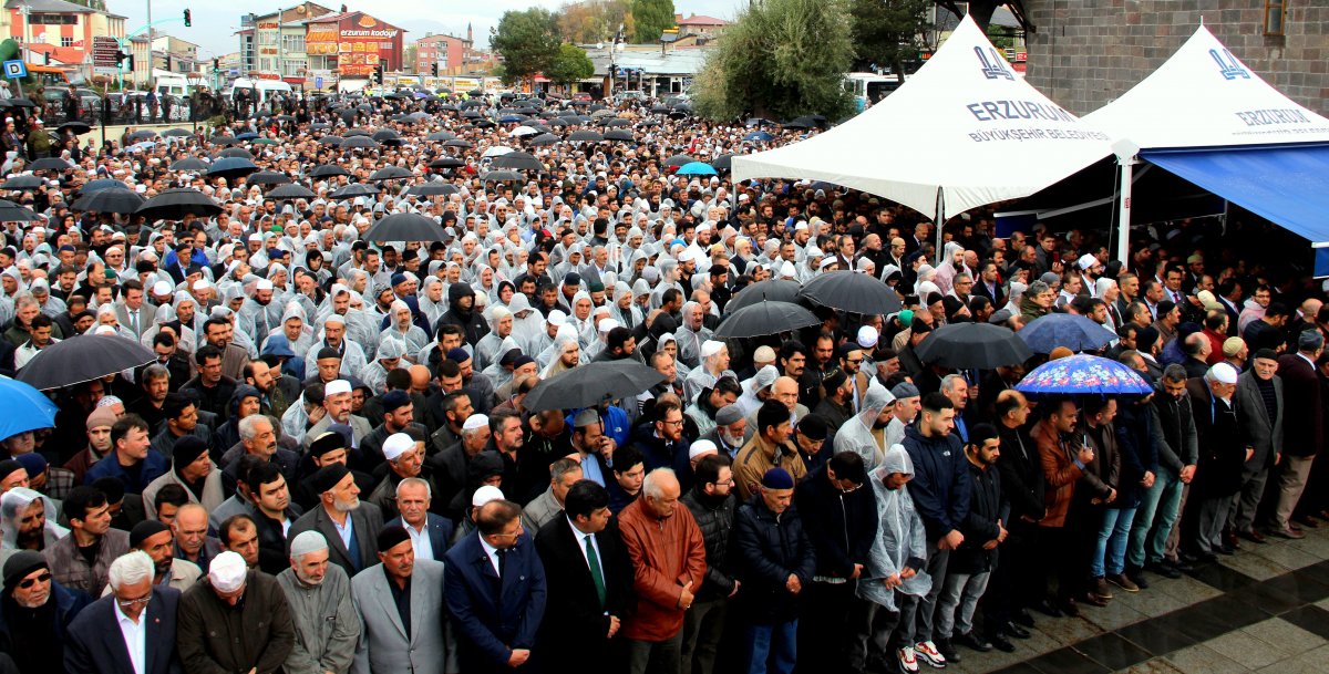 İsmâil Fakîrullâh Hazretleri'nin Cenazesinde İzdiham!