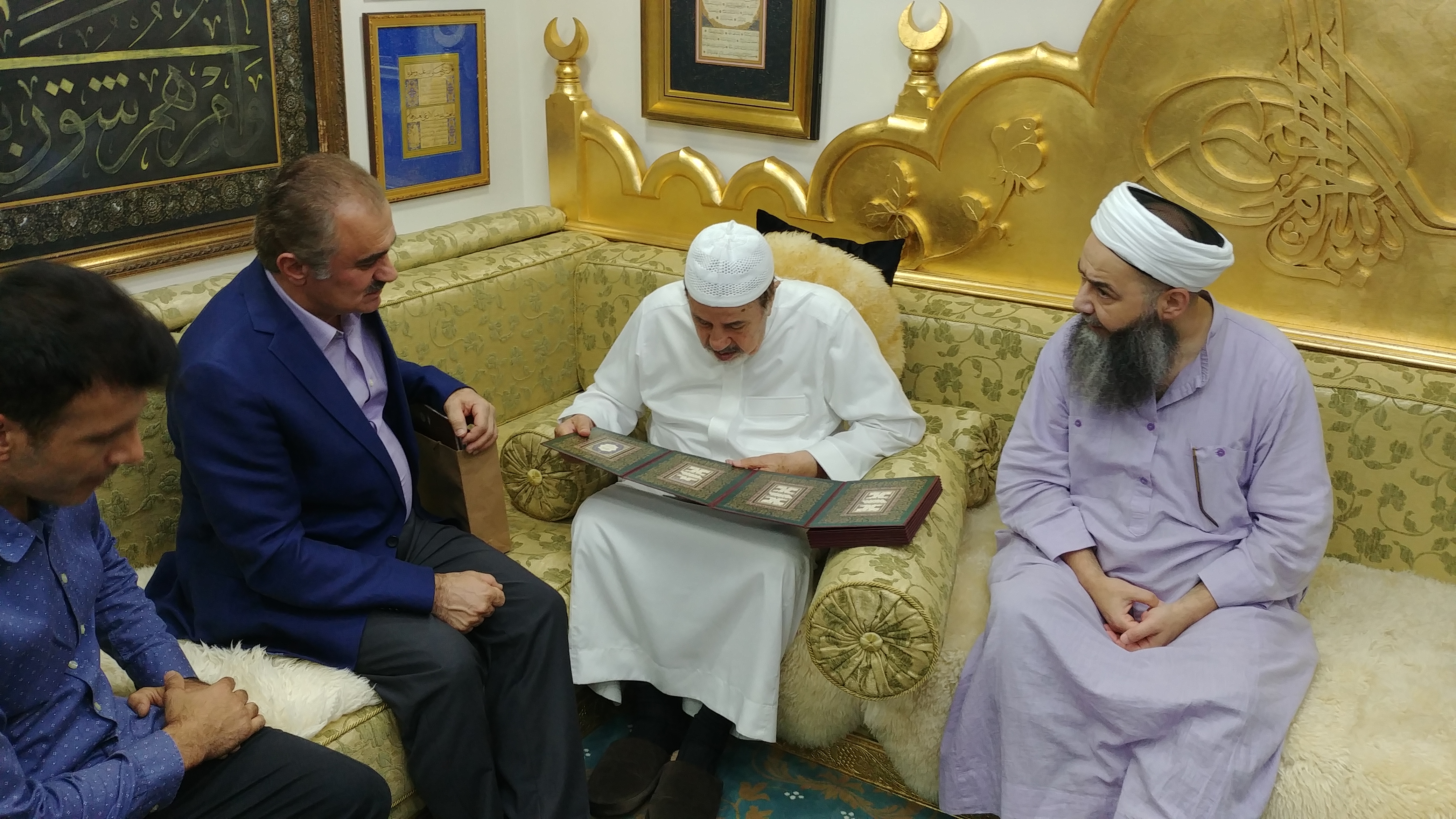 Meşhur Hattât Dr. Osman Tâhâ Hocaefendi?nin Ziyâreti