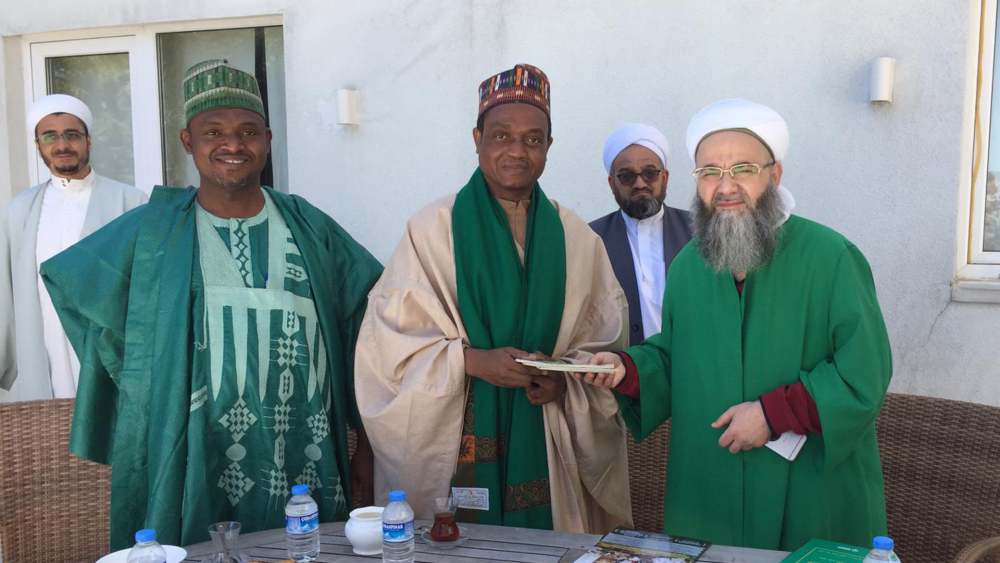 Nijerya’da bulunan Kâdirî şeyhlerinden Şeyh Mûsâ el-Kâsiyûnî ve kardeşi Muhammed Ezkiyâ Efendiler ziyâretimize geldiler