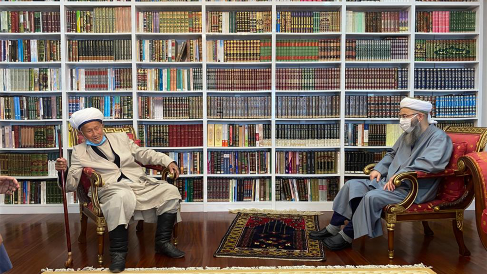 Nakşî Şeyhlerinden 105 Yaşında Olan Şeyh Abdülhamîd Hân Hazretleri, Cübbeli Ahmet Hoca’yı Ziyâret Etti