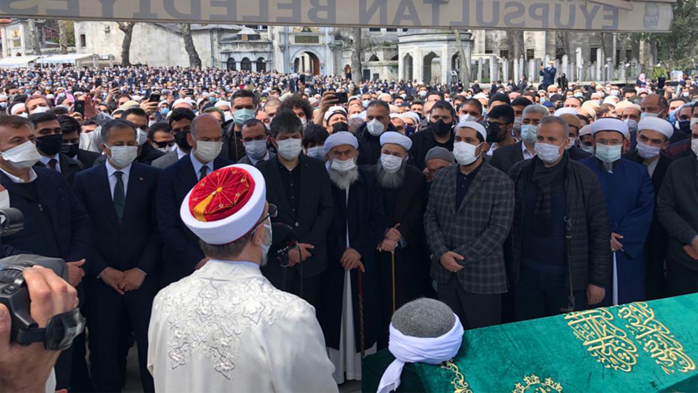 Cübbeli Ahmet Hoca, Hüsnü Bayramoğlu Âbimizin Cenâze Namazına Katıldı