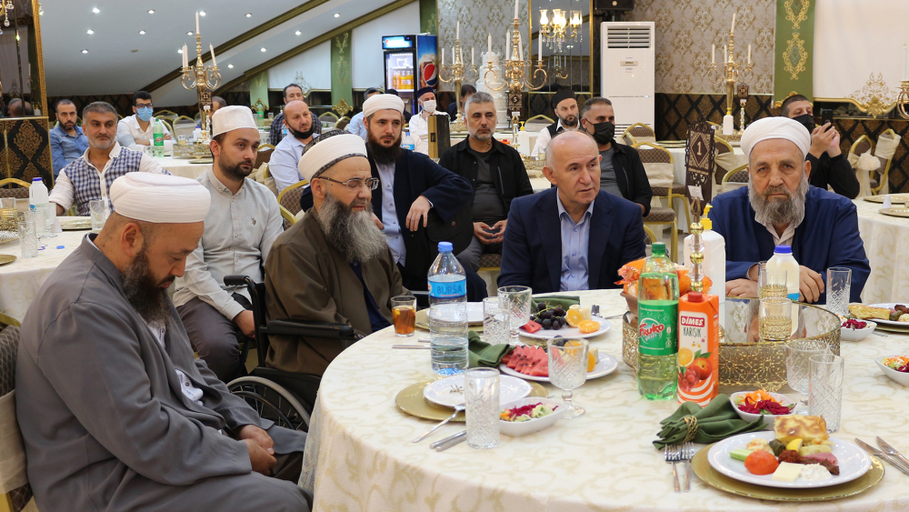 Cübbeli Ahmet Hoca, Lâlegül Medya’nın kuruluşunun 16. Yılında 2021-2022 yeni yayın dönemi ile ilgili bilgilendirme toplantısına iştirâk etti