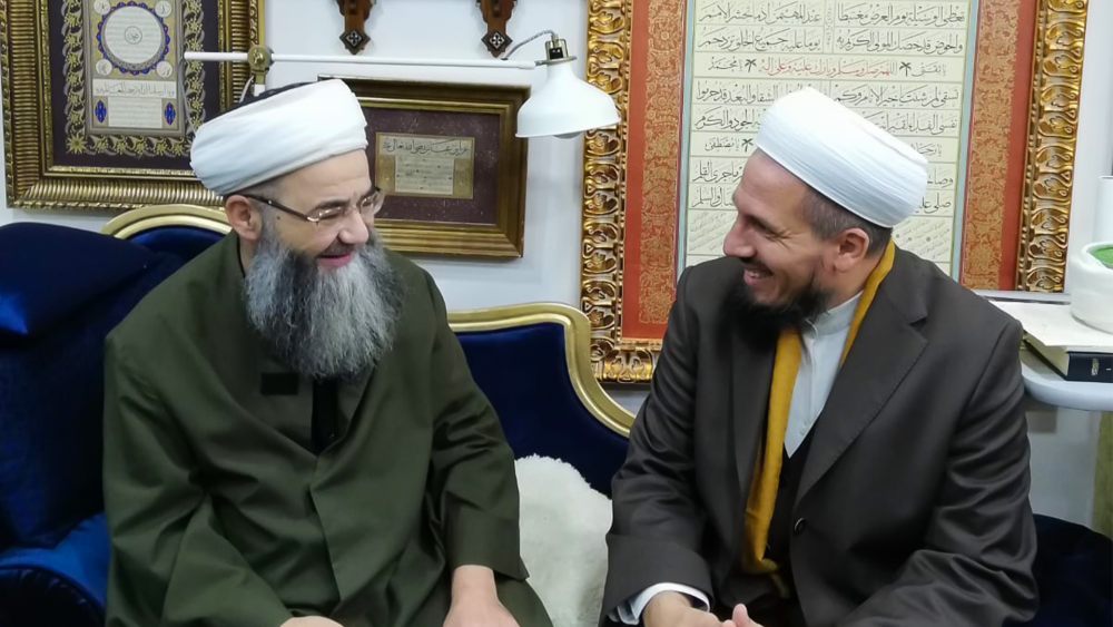 Üstâdımız Mahmud Efendi Hazretleri'nin Antalya Vekili Ahmet DOĞAN Hocaefendi, Cübbeli Ahmet Hocaefendi'yi hânesinde ziyâret etti.