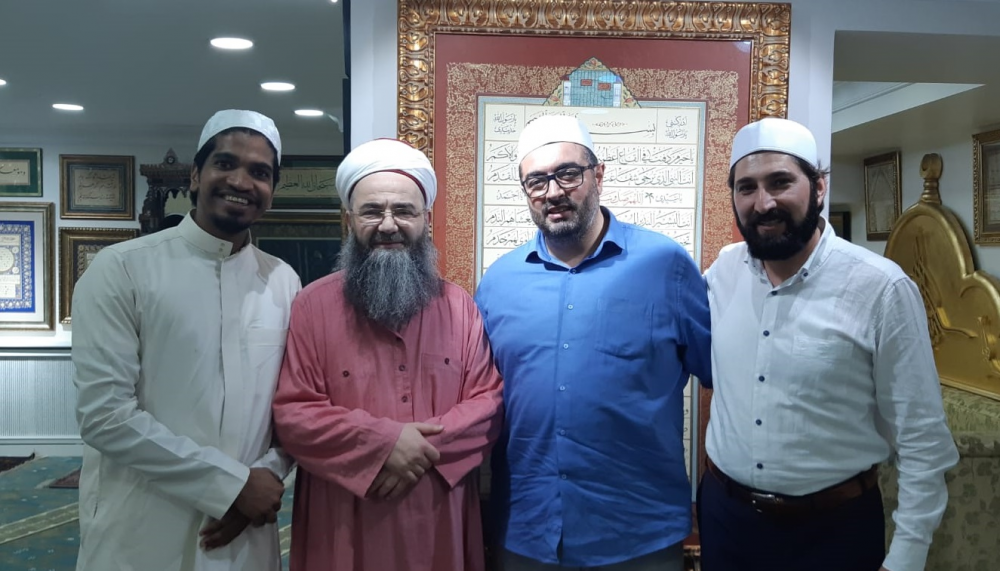 Seyyid Mâlikî Hazretleri’nin Münşidi Mâcid Beşîr Melibâriy Cübbeli Ahmet Hoca’yı ziyâret etti