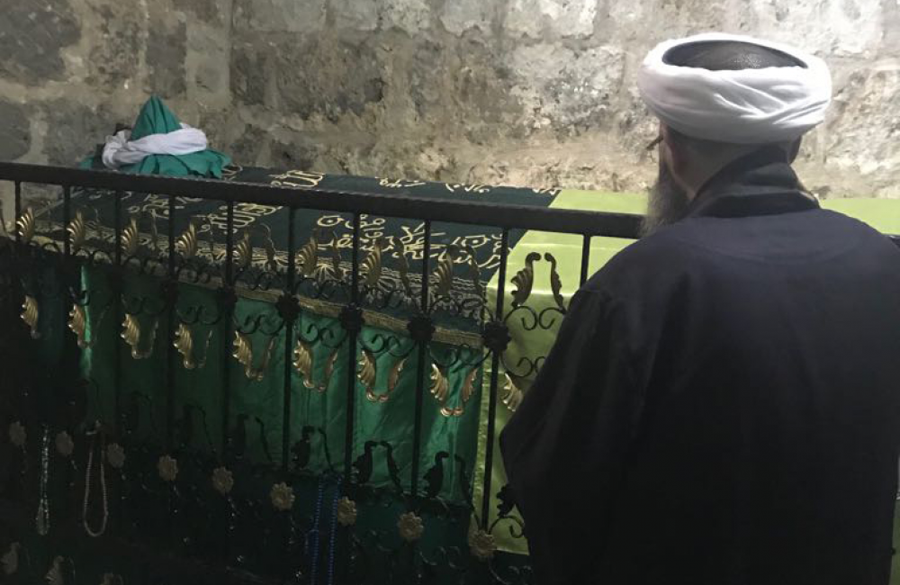 Cübbeli Ahmet Hocaefendi, Şeyh Mahmûd Mirzâhânî Hazretleri'nin kabr-i şerîfini ziyâret etti