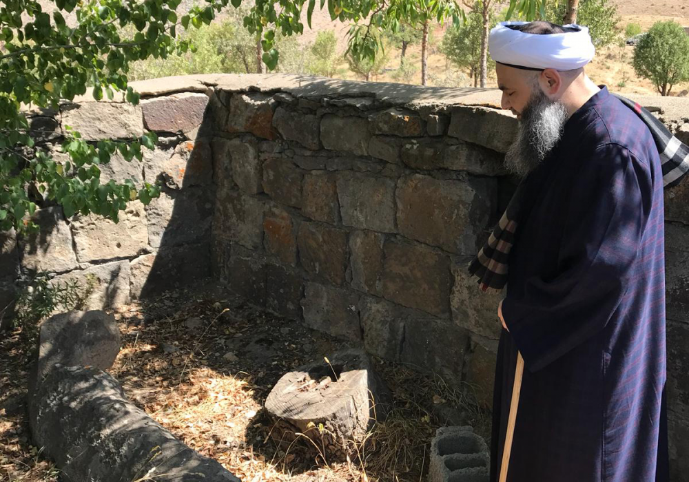 Cübbeli Ahmet Hocaefendi, Şeyh Gâzî Mahmûd Hazretleri'nin Kabr-i Şerîfini Ziyâret Etti