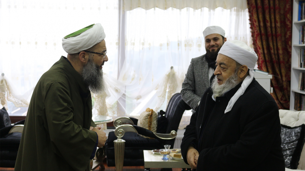 Hâlidiyye meşâyıhından Şeyh Müşerref Kuddise Sirruhû Hazretleri’nin mahdûmu Seydâ Şeyh Muhammed Âsım Hazretleri’nin ziyareti